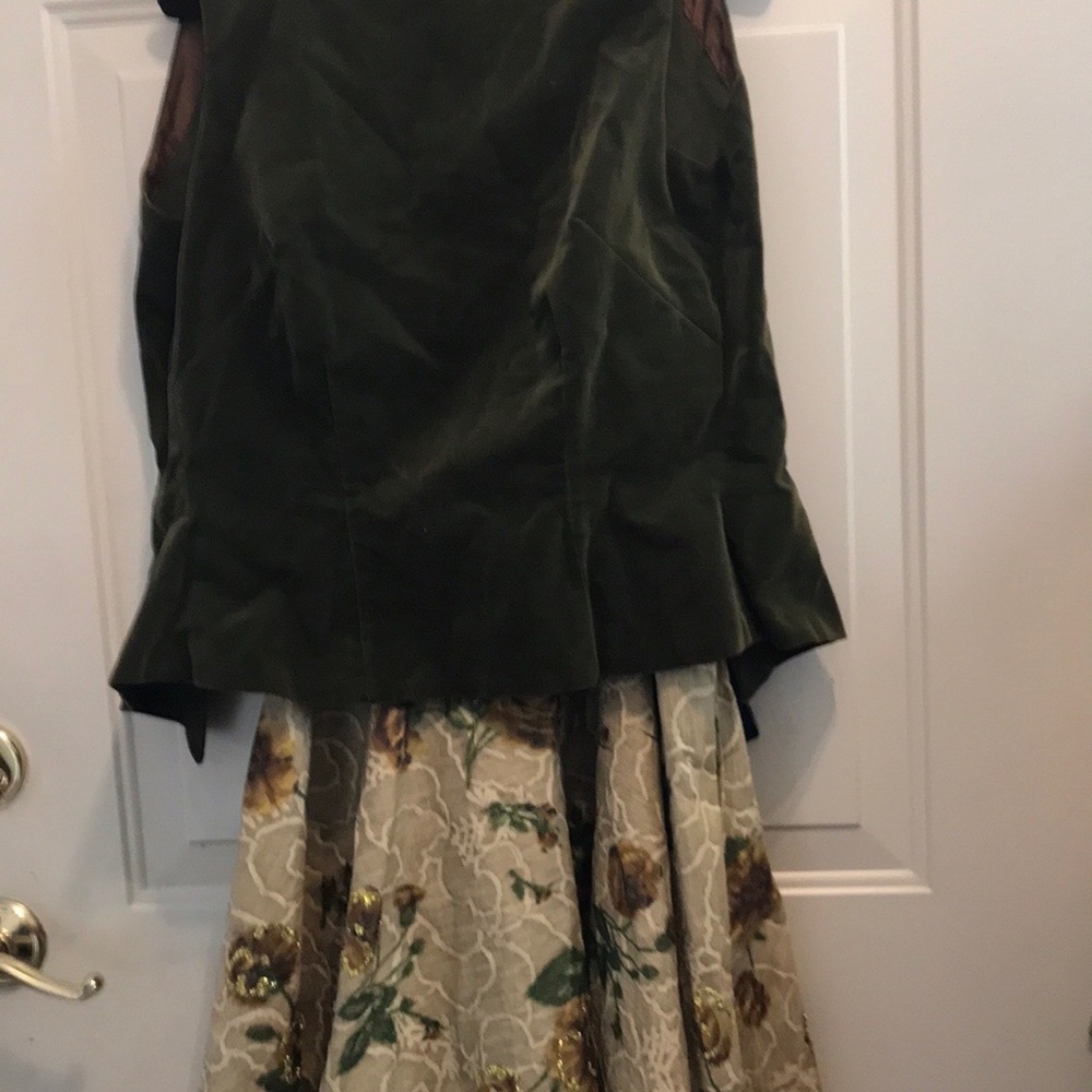 Nelly de Grab Green and Brown Garment